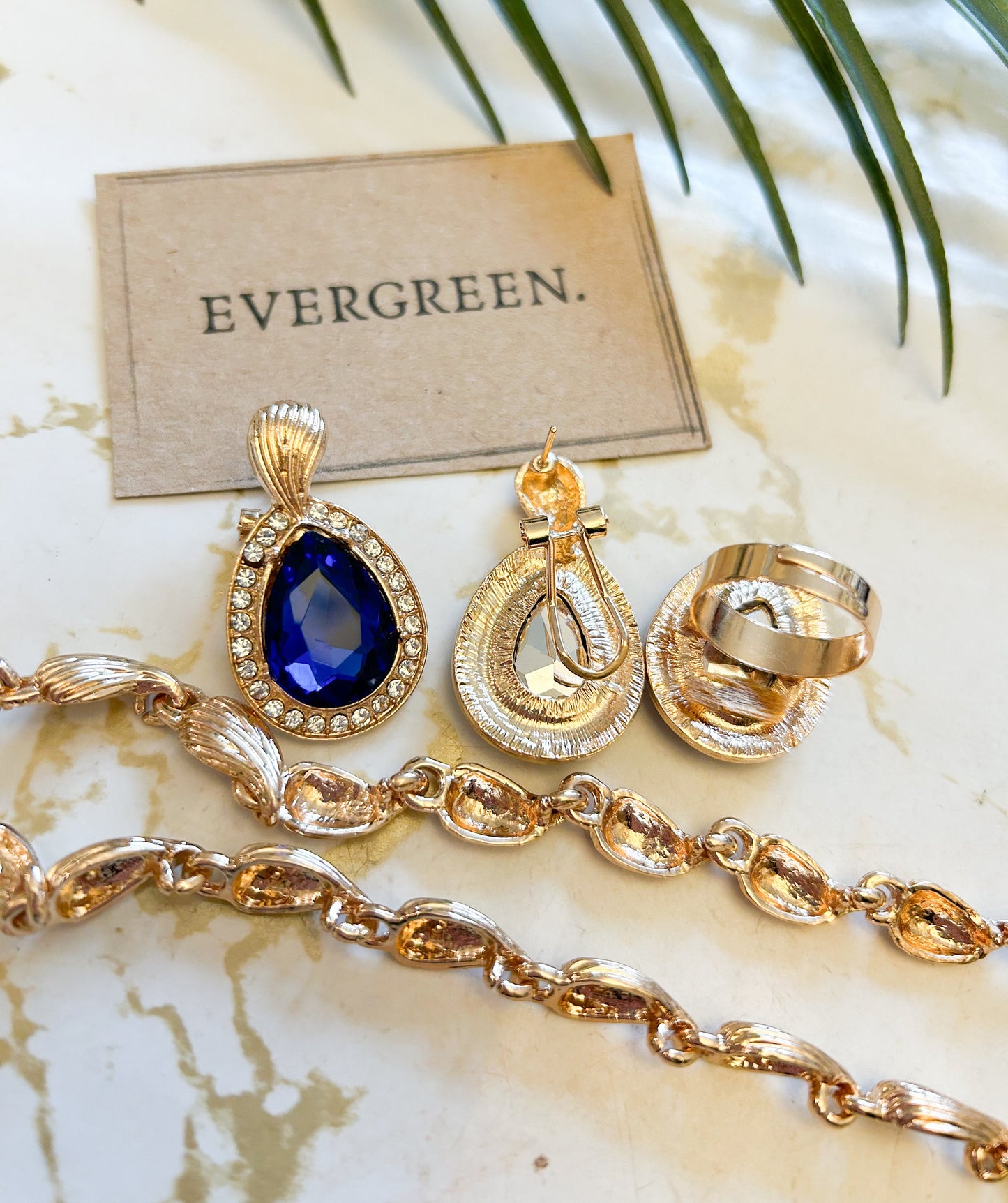Ornate Necklace, Bracelet, Ring & Earrings Jewellery Set - Blue / Red