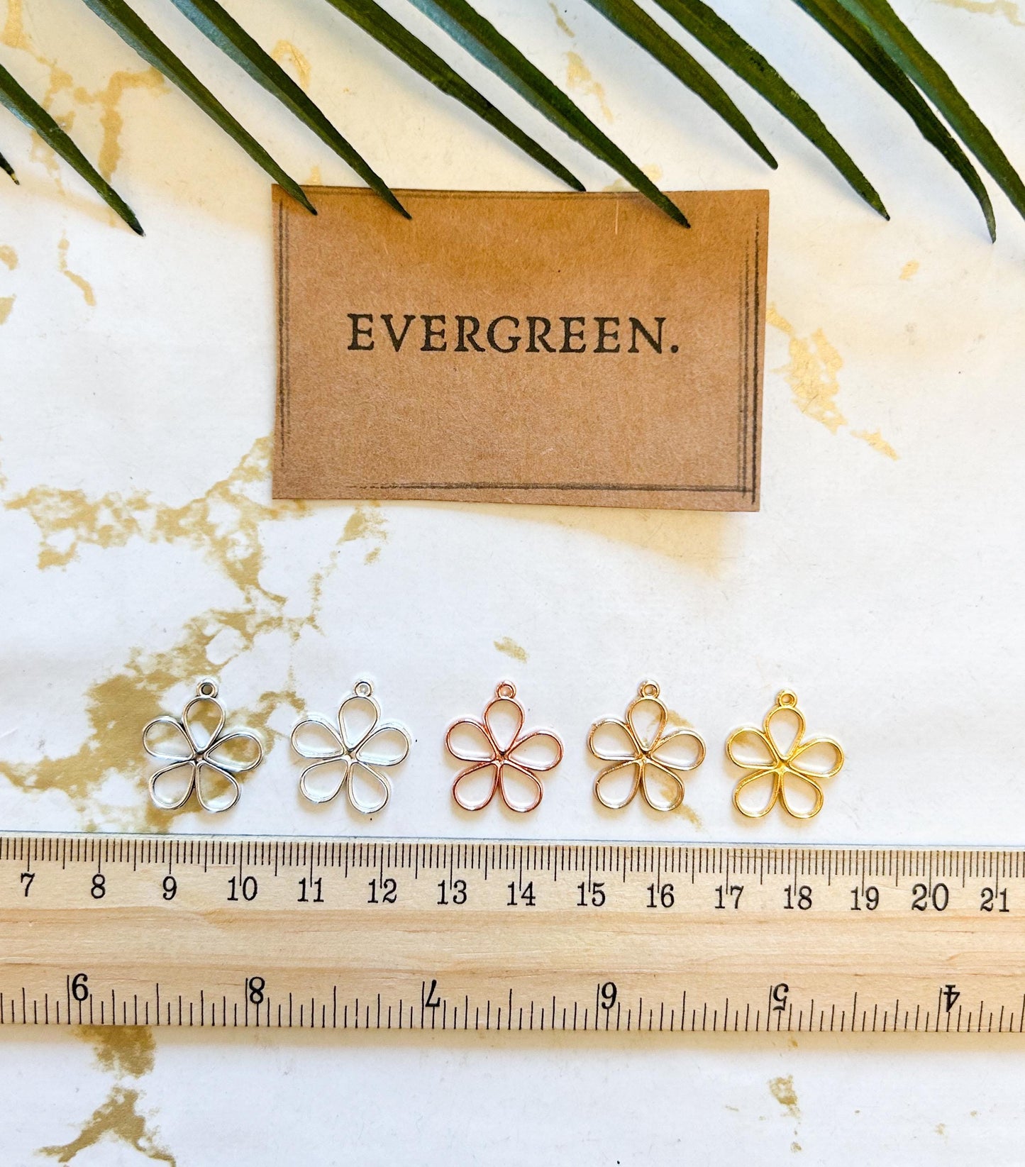 Flower / Daisy / Floral Pendant / Charm - Variety Of Chains Available!