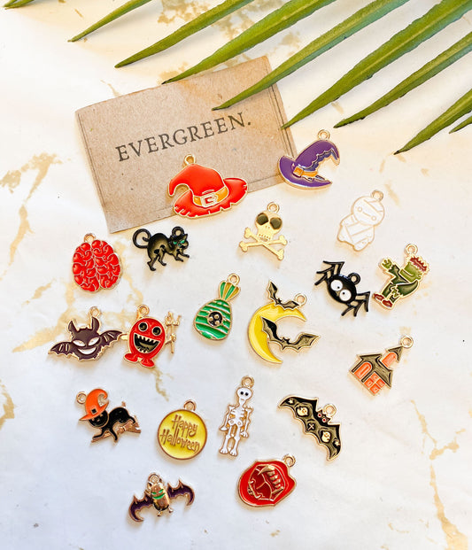 Halloween Pendant / Charm - Brain, Bat, Moon, Witch, Spider, Skeleton, Fangs, Zombie, Frankenstein, Mummy, Monster, Cat