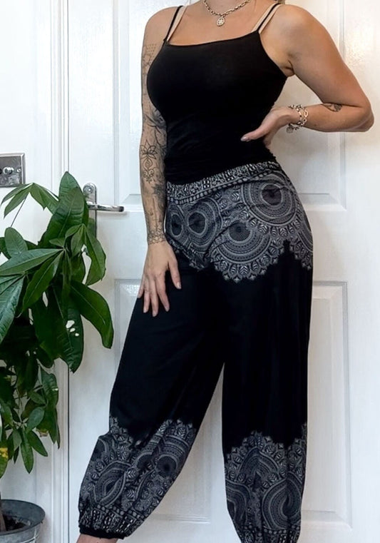Black & White Ornate Print Elasticated Harem Boho Trouser Pants - One Size Fits Most