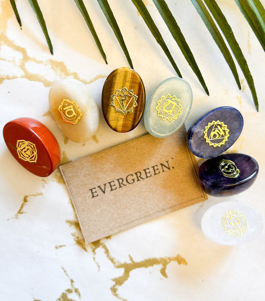 Set Of 7 Chakras Meditation Crystals - Cabochon / Heart / Coin