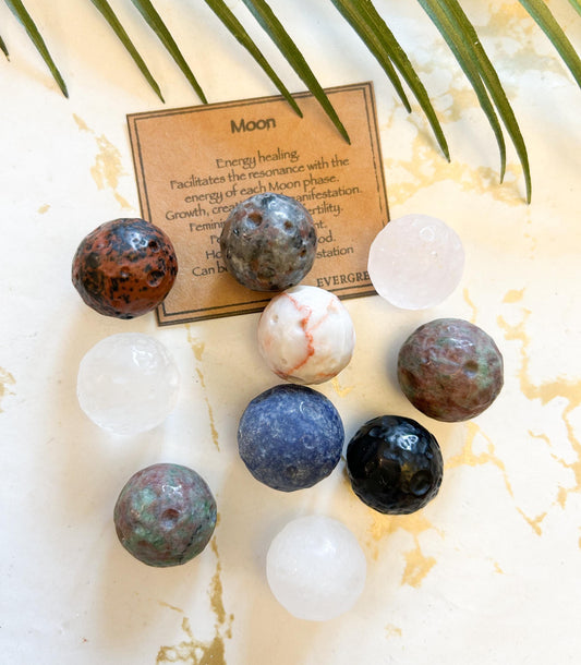 Crystal Moon Carving - Healing, Growth & Creativity
